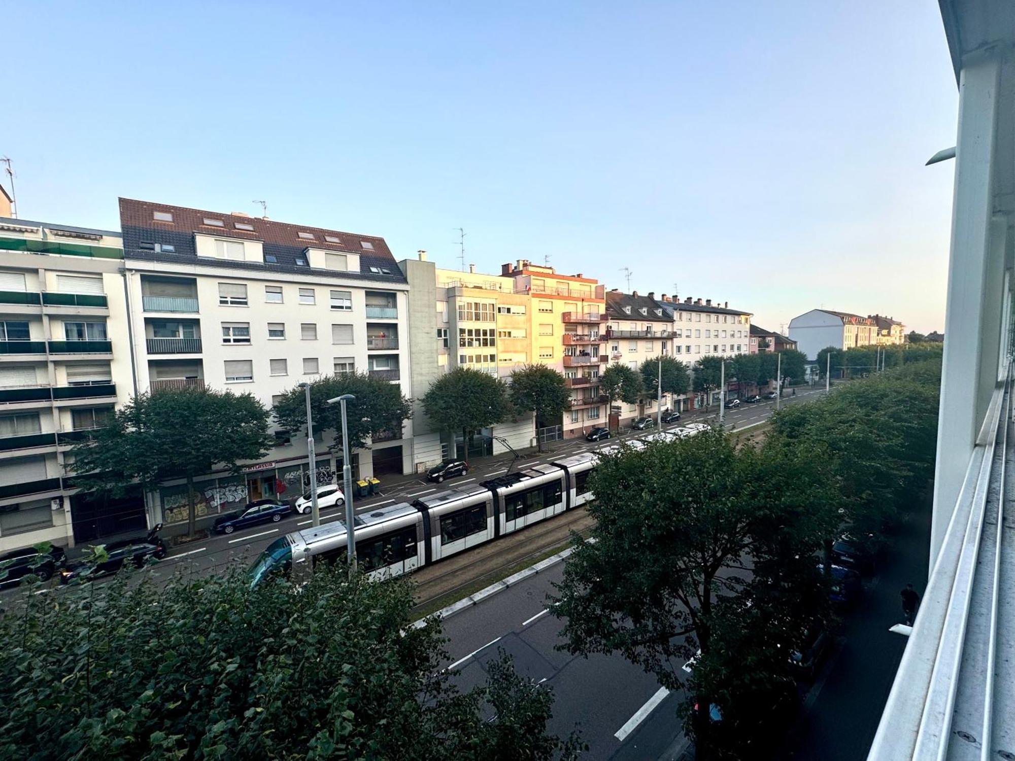 Stbg Bel Appartement Avec Balcon Страсбург Екстериор снимка